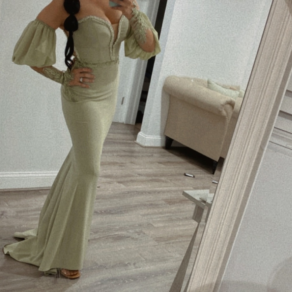 Prom/wedding/formal mermaid style dress